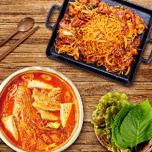 더 알찬 연남동 통삼겹 김치찌개 &amp; 콩나물 불고기 밀키트